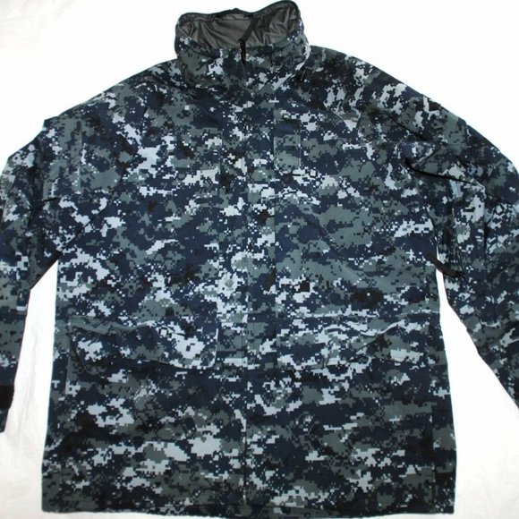 GENUINE US NAVY NWU GORE TEX COLD WEATHER DIGITAL CAMOUFLAGE PARKA- MEDIUM  SHORT